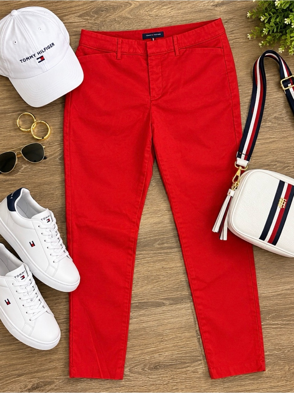 Tommy Hilfiger Women’s Red Cropped Slim Jeans